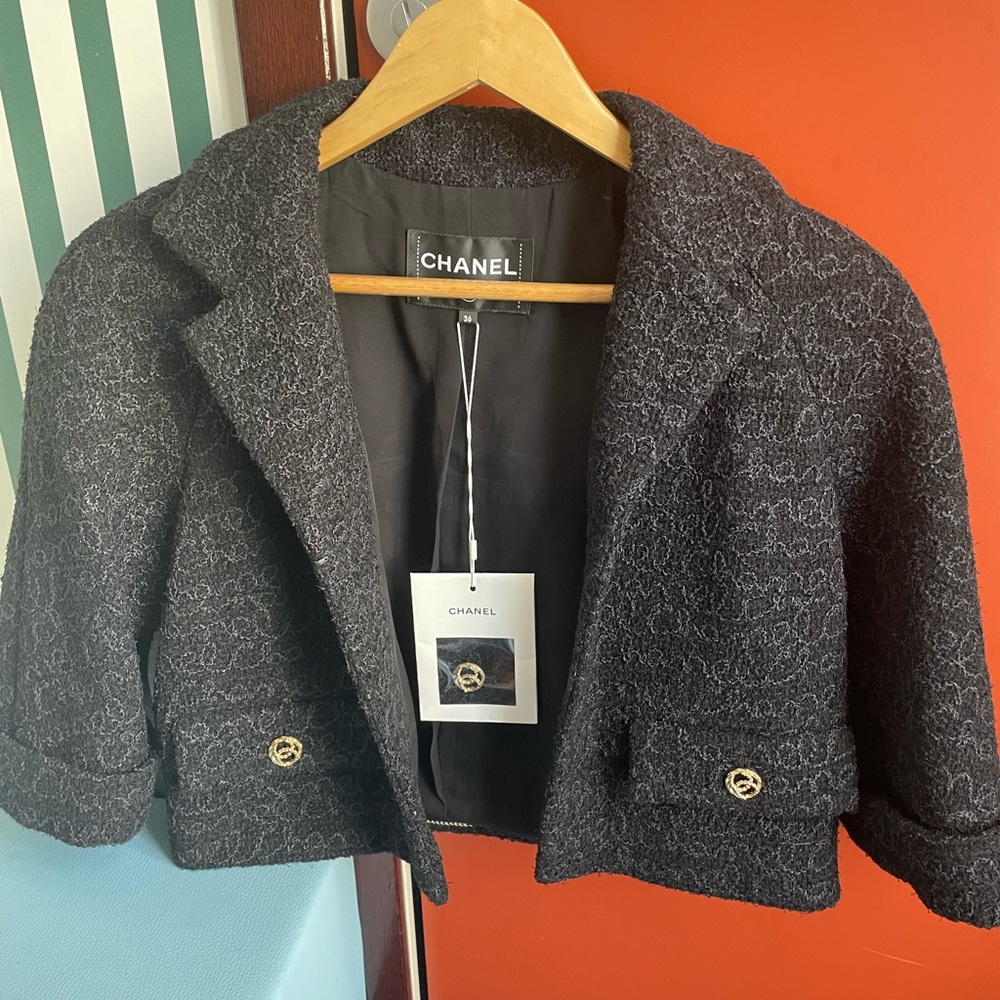 Chanel Women's cruise 23 crop jacket